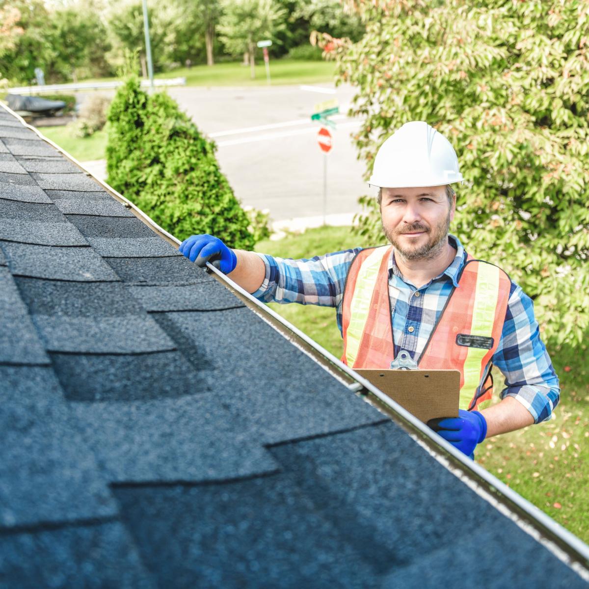 Top 4 Red Flags to Look Out for When Picking a Dallas Roofer